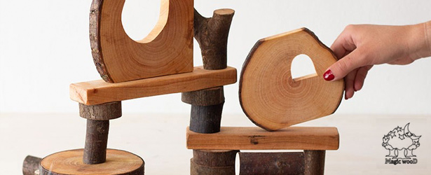 Juguetes de madera natural hechos a mano